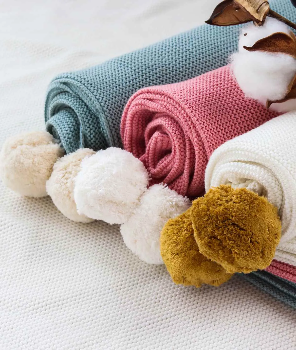 Bugs Bunny Dull Blue & Ivory 100% Organic Cotton Knitted All Seasons AC Blanket for Babies