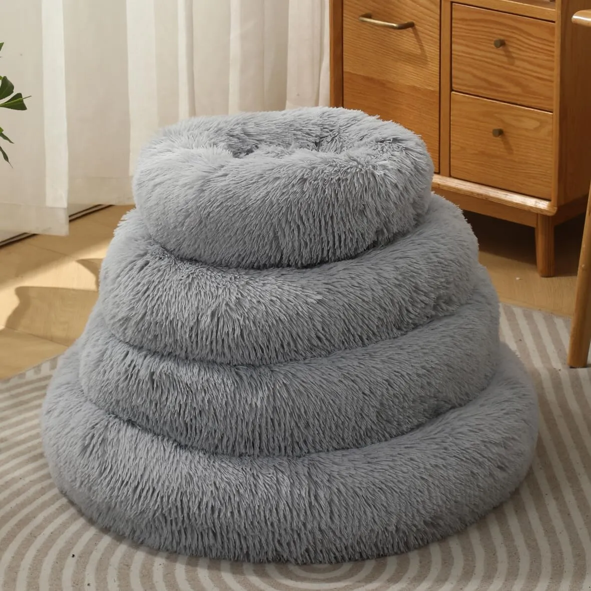 Cat Bed, Cat Beds for Indoor Cats Washable, Donut Calming Round Soft Pet Bed Fluffy Warm and Cozy Anti Anxiety Dog Bed for Puppy or Kitten up to 3Kg Only, Very Small, Light Grey