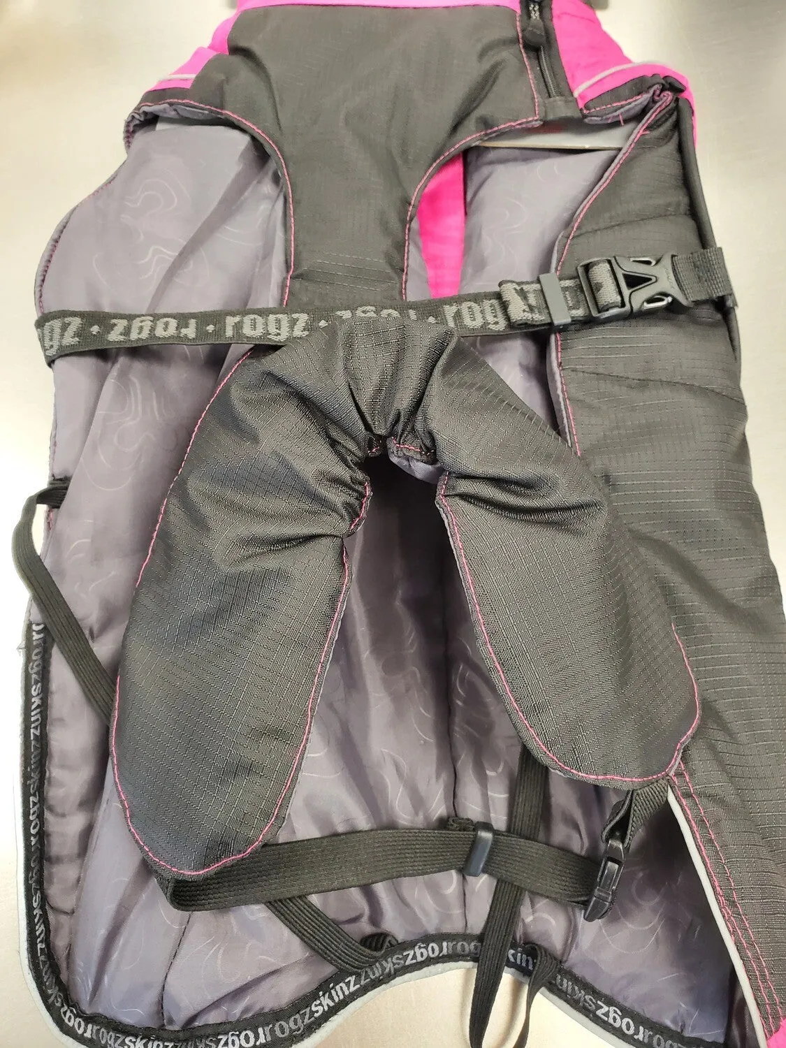 Rogz Snowskin Silver Gecko SALE 50% OFF